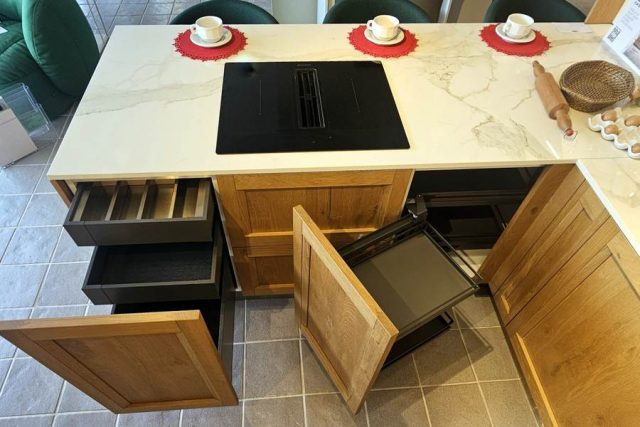 Accessori interni per moduli base cucina su misura Garfagnana Lucca